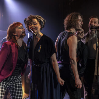 Must Kast 12: Kutse tantsule