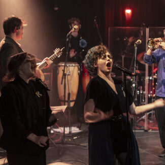 Must Kast 12: Kutse tantsule