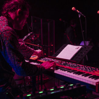 Must Kast 12: Kutse tantsule