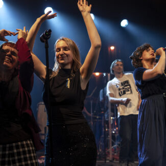 Must Kast 12: Kutse tantsule