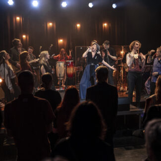 Must Kast 12: Kutse tantsule