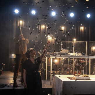 Must Kast 12: Kutse tantsule